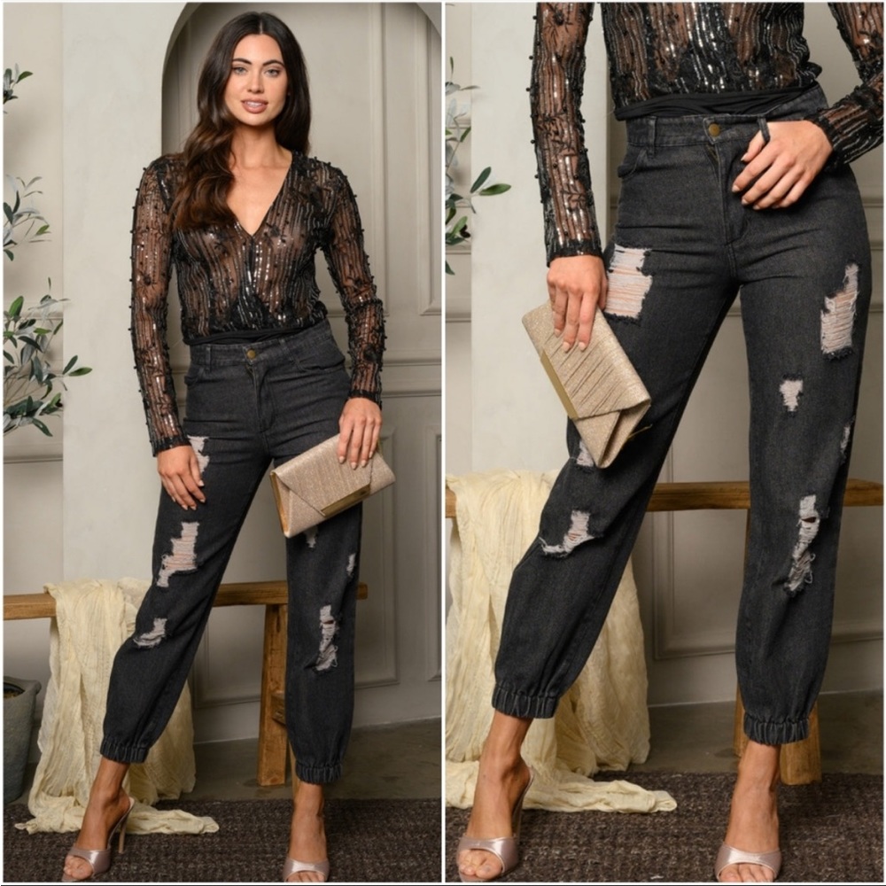Distressed Ankle Jeans